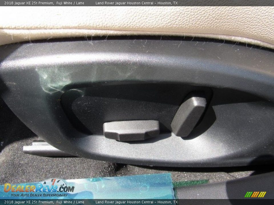 2018 Jaguar XE 25t Premium Fuji White / Latte Photo #27