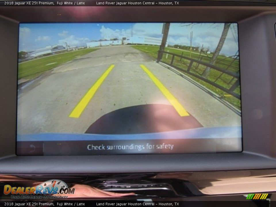 2018 Jaguar XE 25t Premium Fuji White / Latte Photo #34