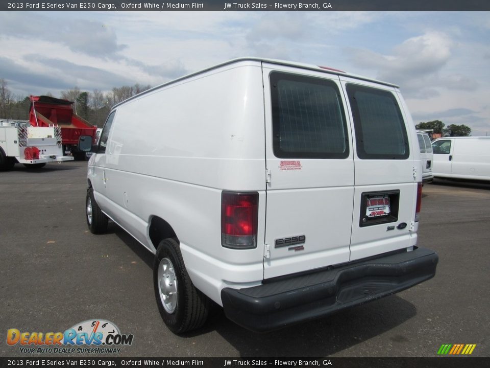 2013 Ford E Series Van E250 Cargo Oxford White / Medium Flint Photo #3