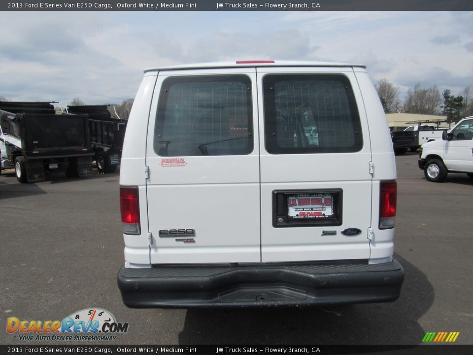 2013 Ford E Series Van E250 Cargo Oxford White / Medium Flint Photo #4