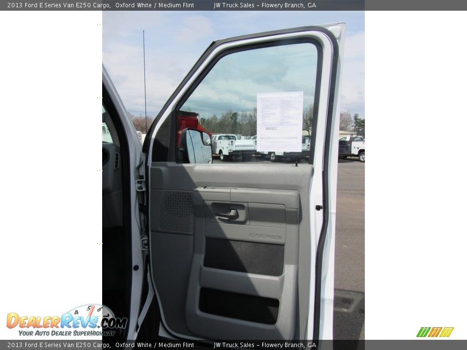 2013 Ford E Series Van E250 Cargo Oxford White / Medium Flint Photo #20