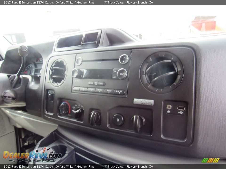 2013 Ford E Series Van E250 Cargo Oxford White / Medium Flint Photo #25
