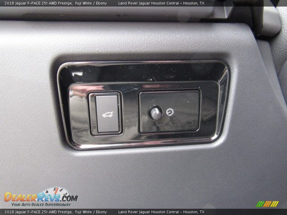 2018 Jaguar F-PACE 25t AWD Prestige Fuji White / Ebony Photo #28