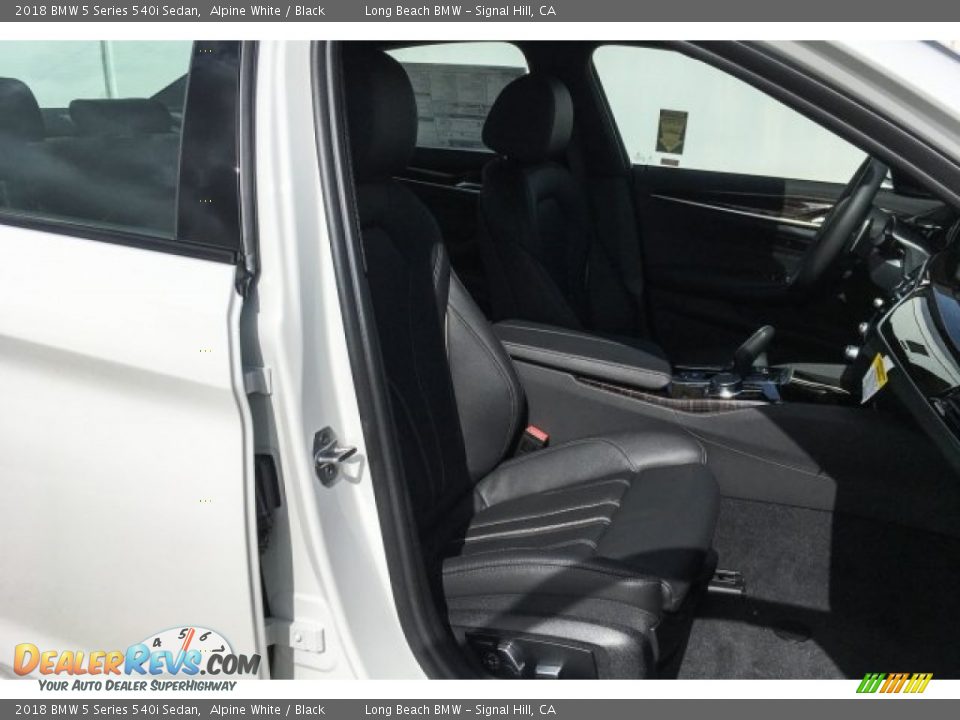 2018 BMW 5 Series 540i Sedan Alpine White / Black Photo #2