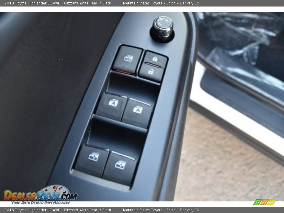 2018 Toyota Highlander LE AWD Blizzard White Pearl / Black Photo #26