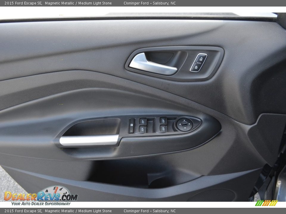 2015 Ford Escape SE Magnetic Metallic / Medium Light Stone Photo #8