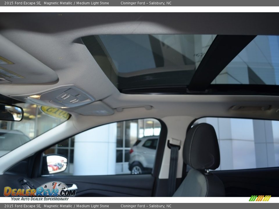 2015 Ford Escape SE Magnetic Metallic / Medium Light Stone Photo #10