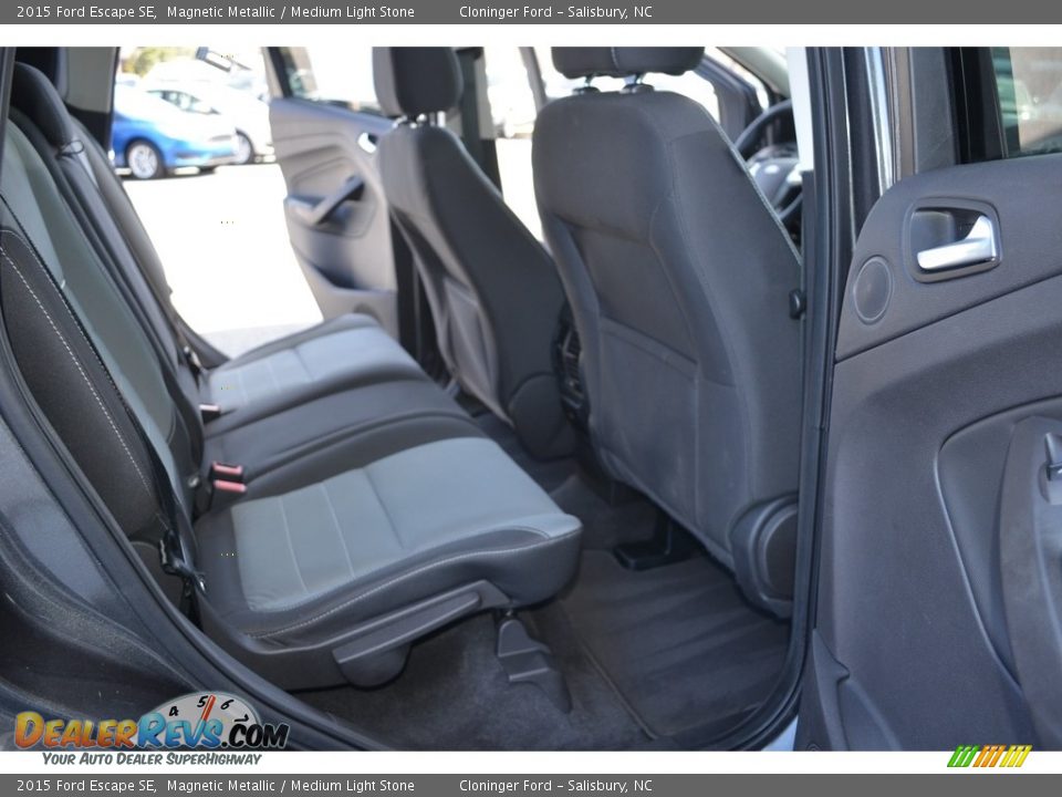 2015 Ford Escape SE Magnetic Metallic / Medium Light Stone Photo #15