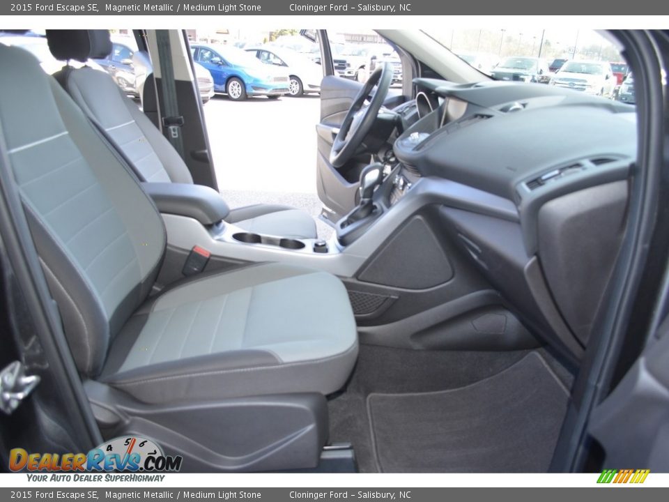 2015 Ford Escape SE Magnetic Metallic / Medium Light Stone Photo #17