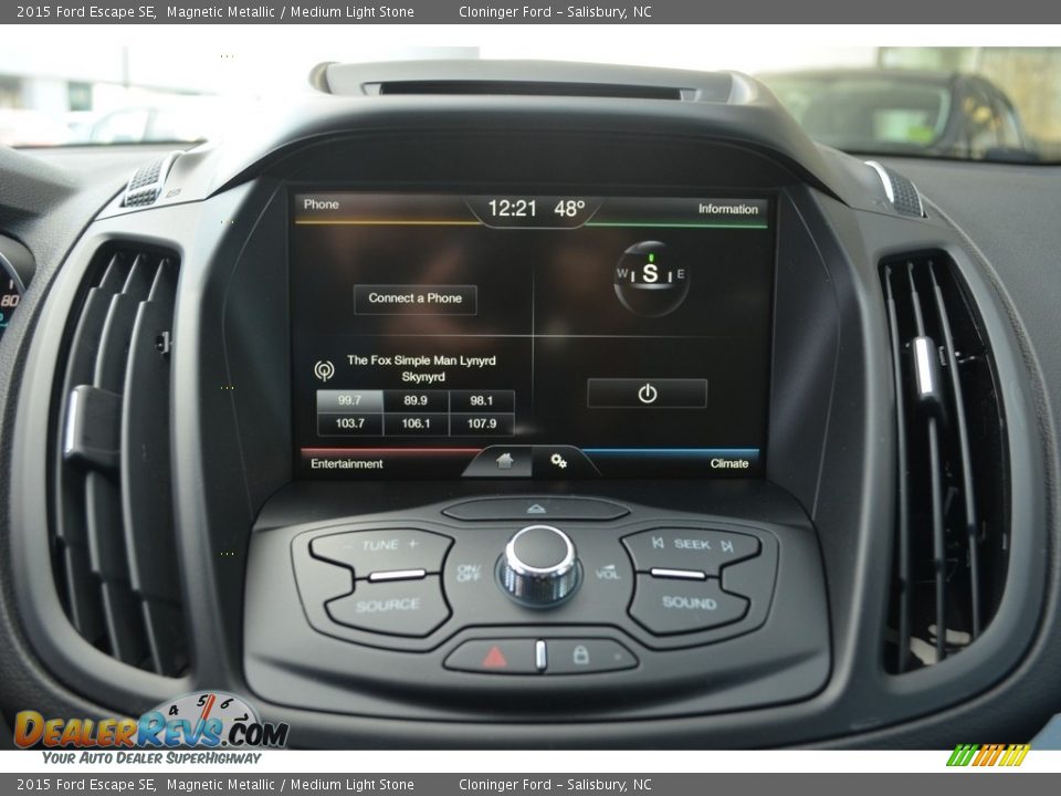 2015 Ford Escape SE Magnetic Metallic / Medium Light Stone Photo #18