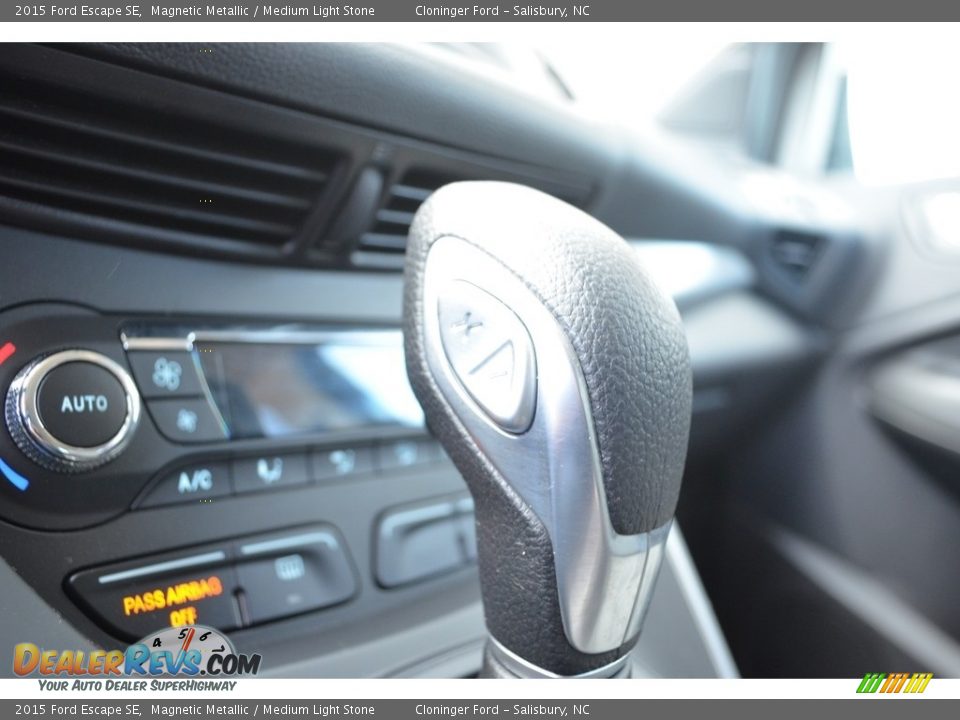2015 Ford Escape SE Magnetic Metallic / Medium Light Stone Photo #22