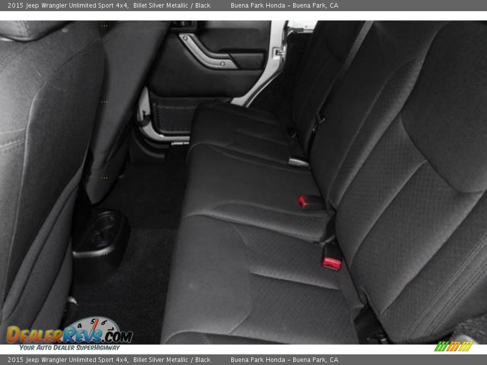 2015 Jeep Wrangler Unlimited Sport 4x4 Billet Silver Metallic / Black Photo #4