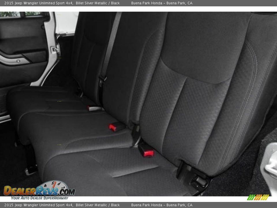 2015 Jeep Wrangler Unlimited Sport 4x4 Billet Silver Metallic / Black Photo #20