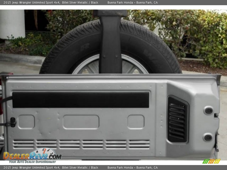 2015 Jeep Wrangler Unlimited Sport 4x4 Billet Silver Metallic / Black Photo #30