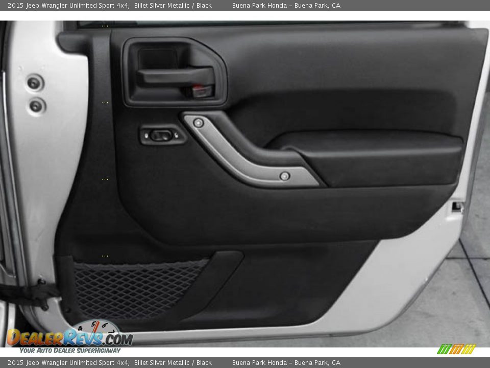 2015 Jeep Wrangler Unlimited Sport 4x4 Billet Silver Metallic / Black Photo #32