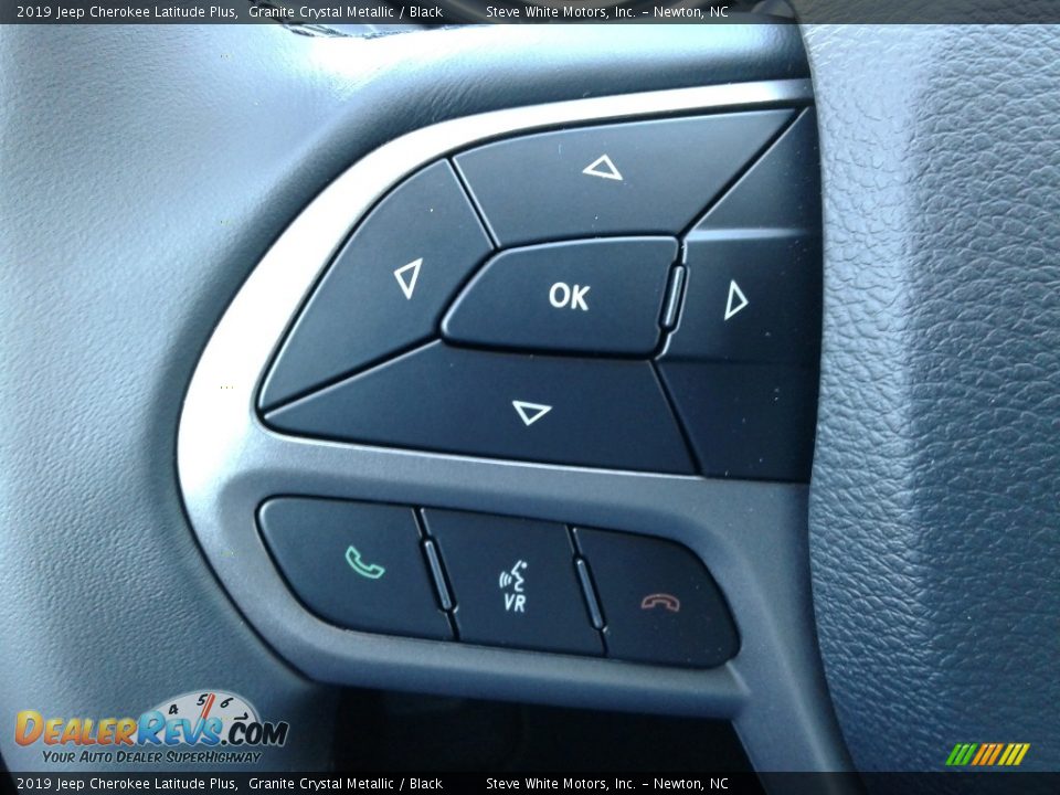 Controls of 2019 Jeep Cherokee Latitude Plus Photo #16