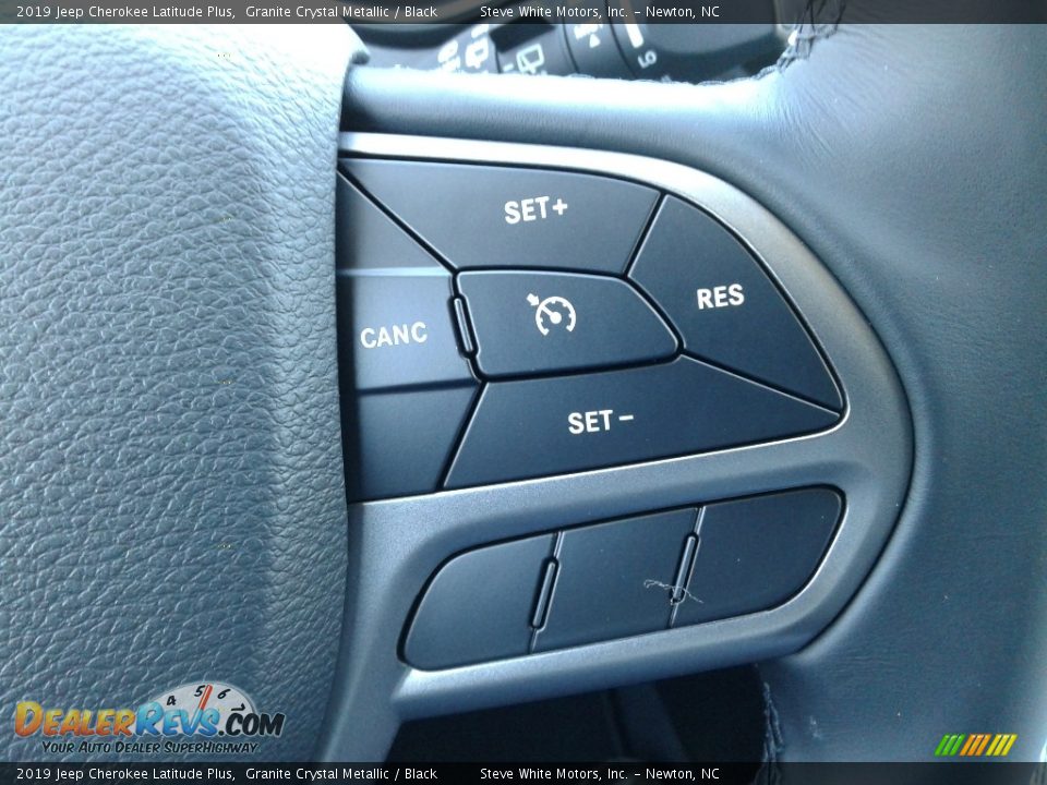Controls of 2019 Jeep Cherokee Latitude Plus Photo #17