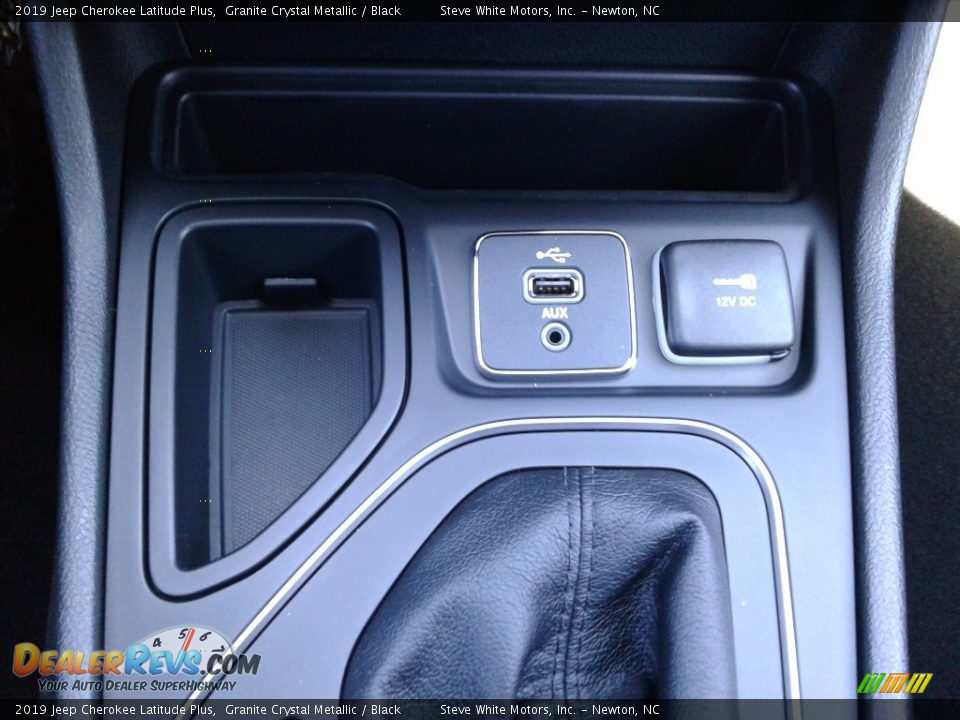 2019 Jeep Cherokee Latitude Plus Granite Crystal Metallic / Black Photo #25