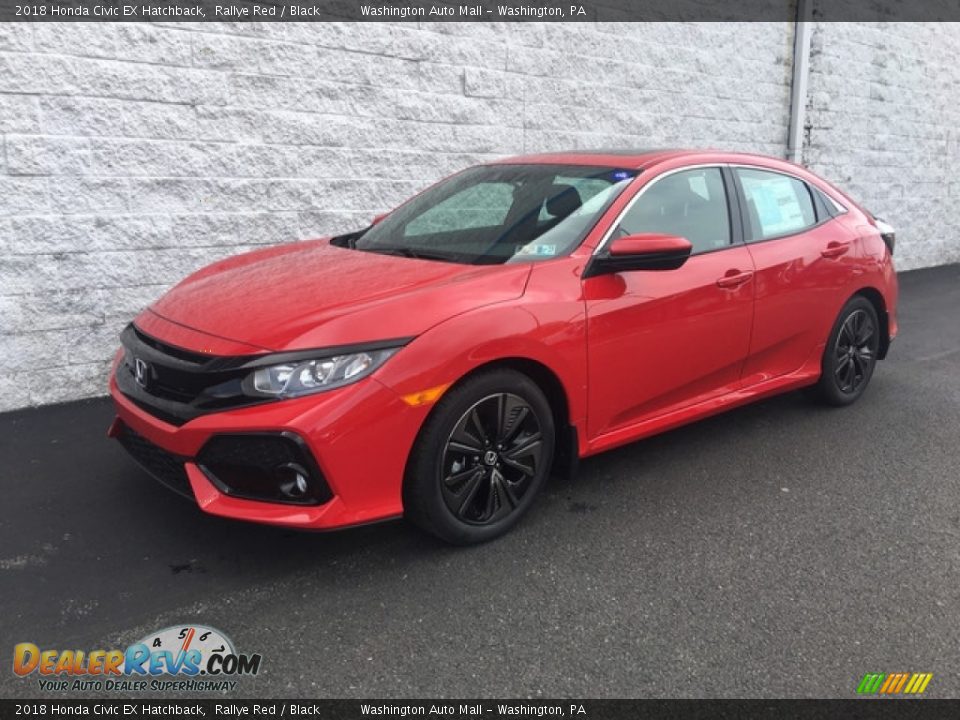Front 3/4 View of 2018 Honda Civic EX Hatchback Photo #8