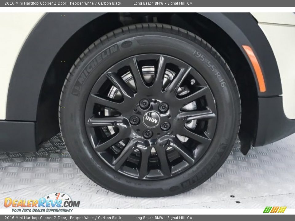 2016 Mini Hardtop Cooper 2 Door Pepper White / Carbon Black Photo #8
