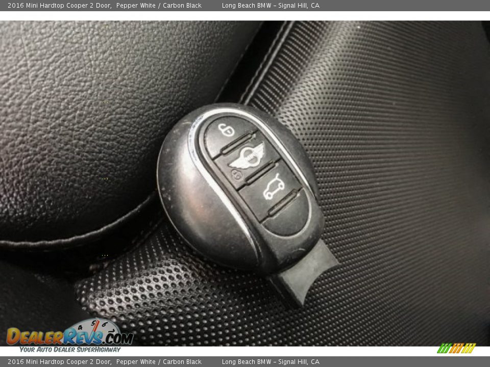2016 Mini Hardtop Cooper 2 Door Pepper White / Carbon Black Photo #11