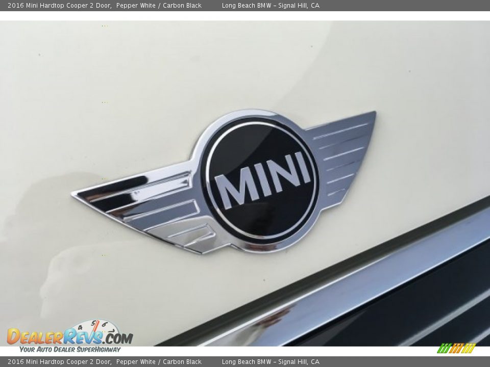 2016 Mini Hardtop Cooper 2 Door Pepper White / Carbon Black Photo #28