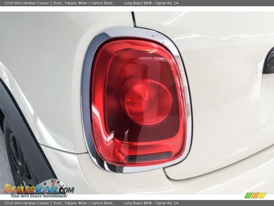 2016 Mini Hardtop Cooper 2 Door Pepper White / Carbon Black Photo #29