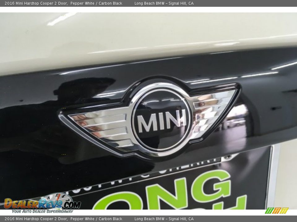 2016 Mini Hardtop Cooper 2 Door Pepper White / Carbon Black Photo #30