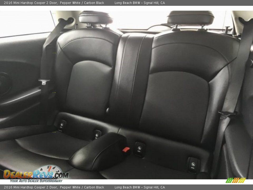 2016 Mini Hardtop Cooper 2 Door Pepper White / Carbon Black Photo #32