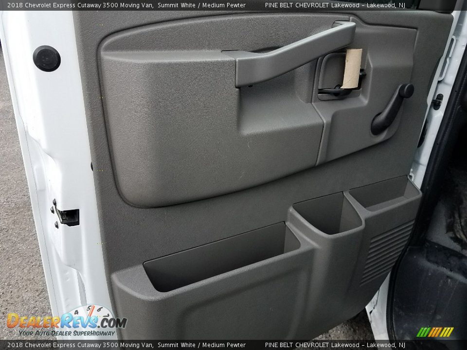 2018 Chevrolet Express Cutaway 3500 Moving Van Summit White / Medium Pewter Photo #8