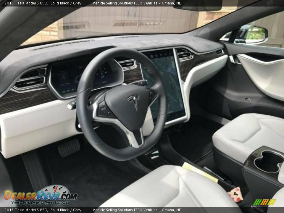 Front Seat of 2015 Tesla Model S 85D Photo #5