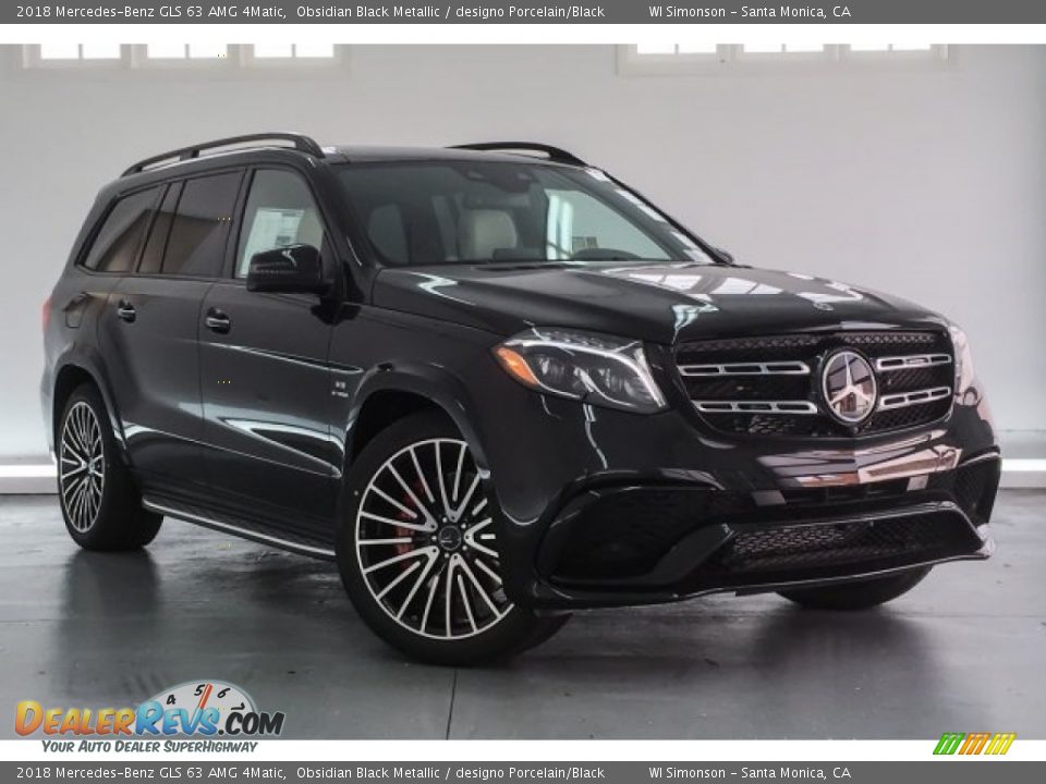 Front 3/4 View of 2018 Mercedes-Benz GLS 63 AMG 4Matic Photo #12