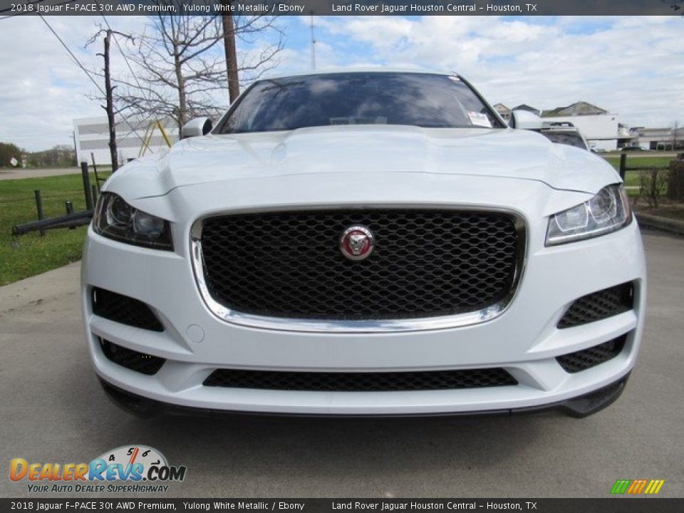 2018 Jaguar F-PACE 30t AWD Premium Yulong White Metallic / Ebony Photo #9