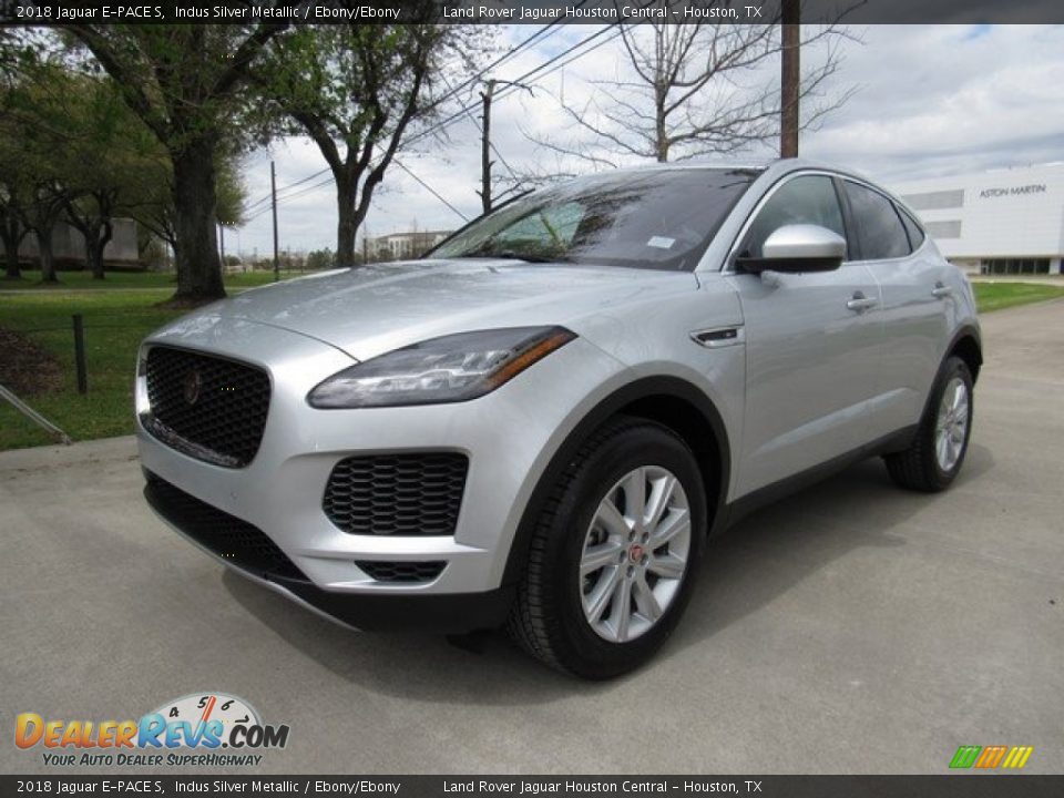 Front 3/4 View of 2018 Jaguar E-PACE S Photo #10