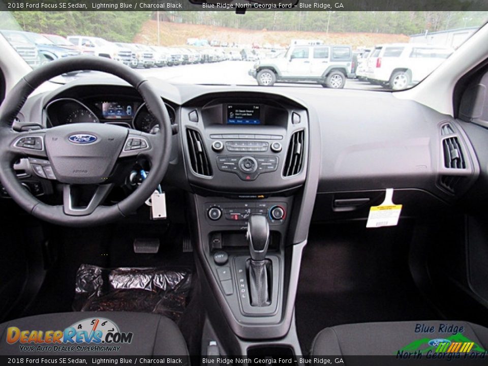 2018 Ford Focus SE Sedan Lightning Blue / Charcoal Black Photo #23