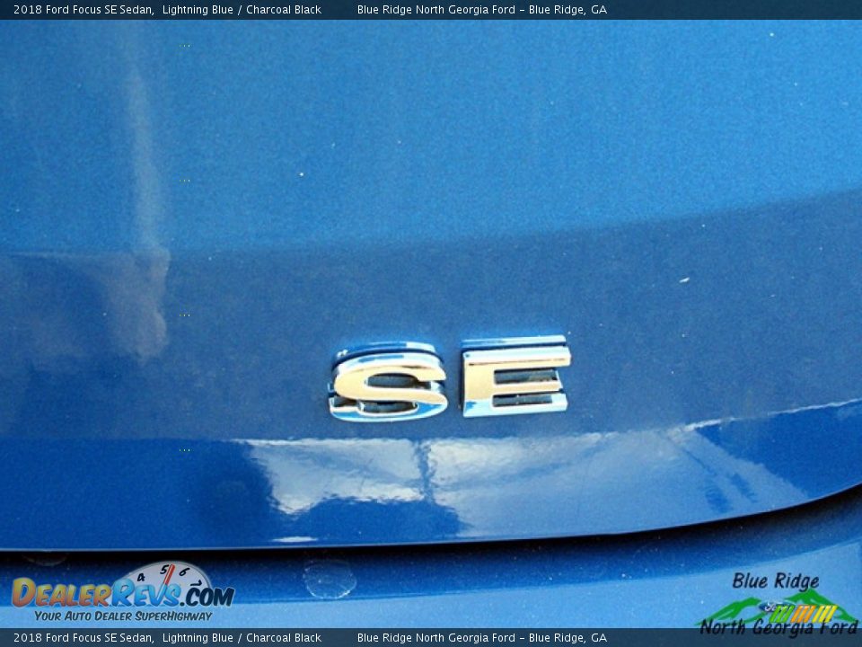2018 Ford Focus SE Sedan Lightning Blue / Charcoal Black Photo #33