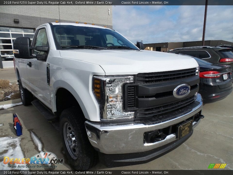 2018 Ford F250 Super Duty XL Regular Cab 4x4 Oxford White / Earth Gray Photo #2