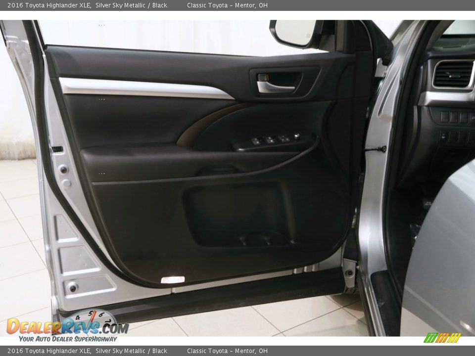 2016 Toyota Highlander XLE Silver Sky Metallic / Black Photo #5