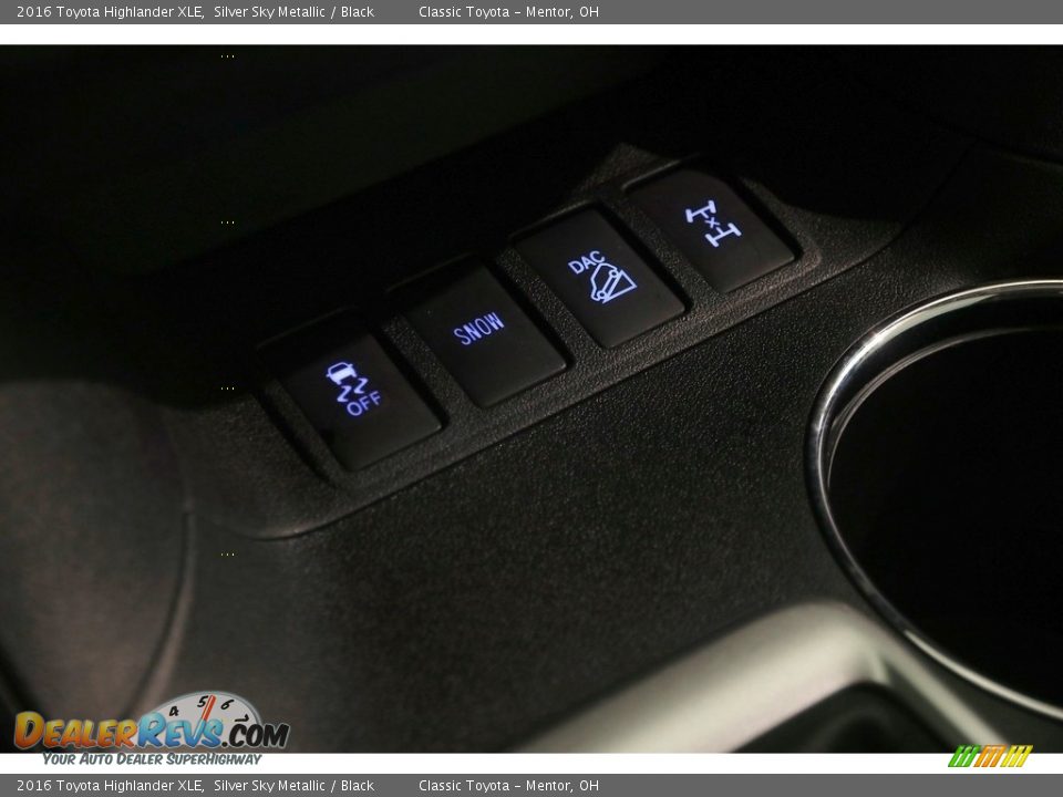 2016 Toyota Highlander XLE Silver Sky Metallic / Black Photo #24