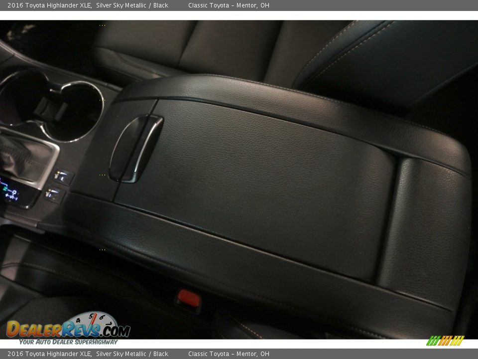 2016 Toyota Highlander XLE Silver Sky Metallic / Black Photo #25