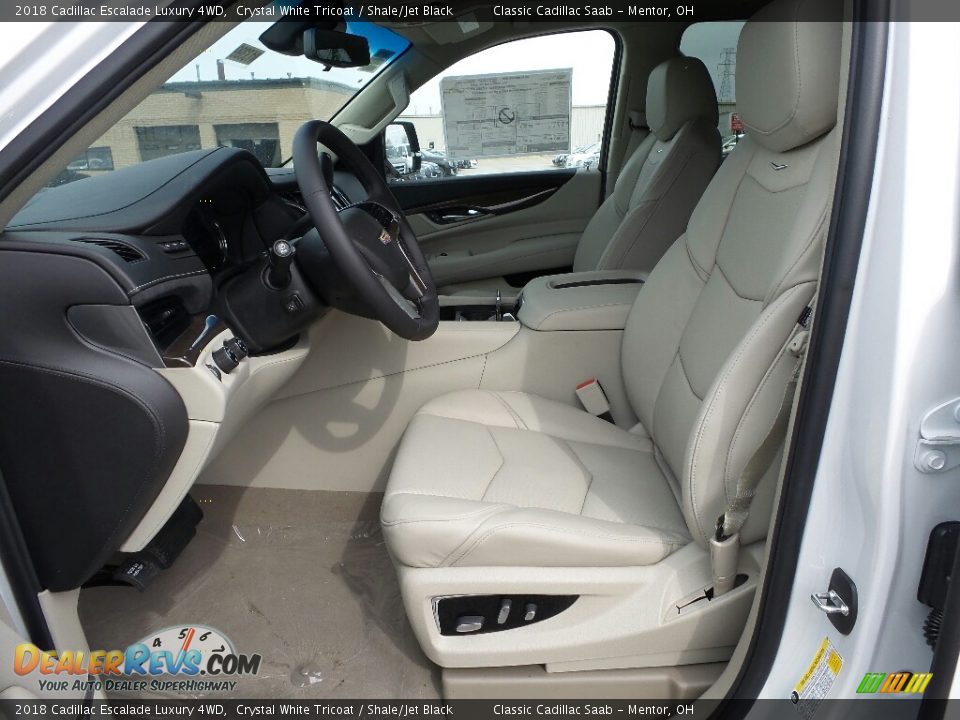 Front Seat of 2018 Cadillac Escalade Luxury 4WD Photo #3