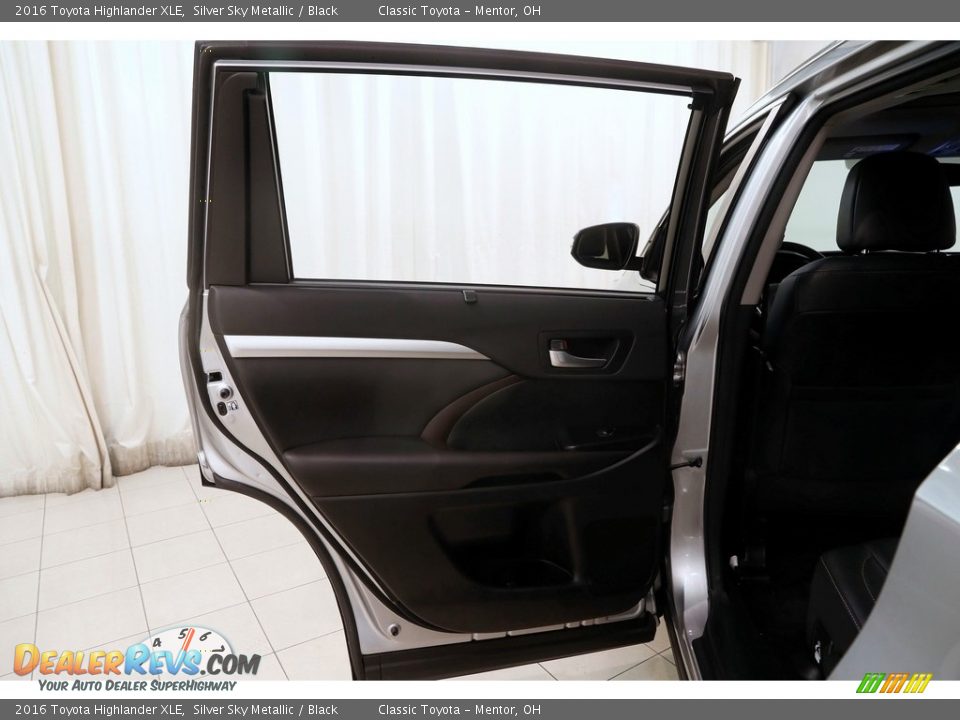 2016 Toyota Highlander XLE Silver Sky Metallic / Black Photo #32