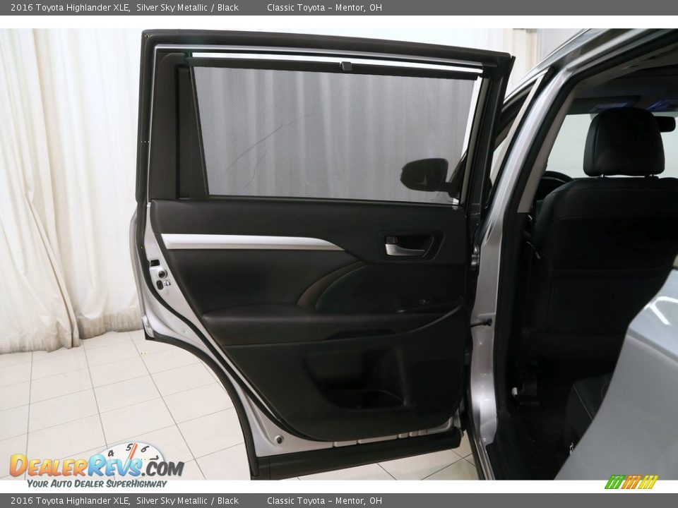 2016 Toyota Highlander XLE Silver Sky Metallic / Black Photo #33