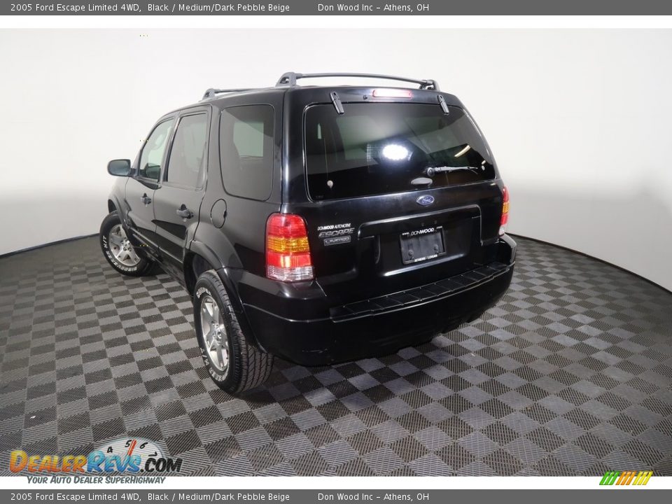 2005 Ford Escape Limited 4WD Black / Medium/Dark Pebble Beige Photo #10