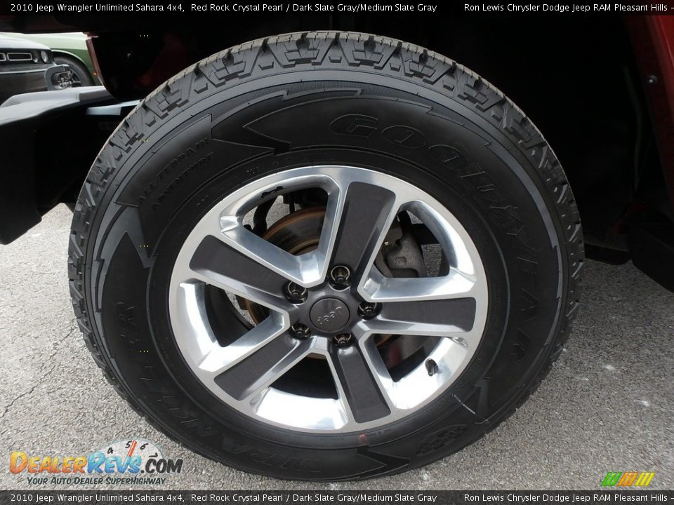 2010 Jeep Wrangler Unlimited Sahara 4x4 Red Rock Crystal Pearl / Dark Slate Gray/Medium Slate Gray Photo #10