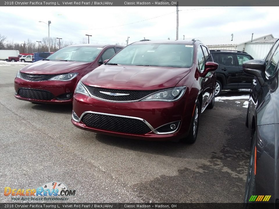 2018 Chrysler Pacifica Touring L Velvet Red Pearl / Black/Alloy Photo #1