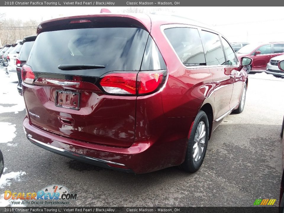 2018 Chrysler Pacifica Touring L Velvet Red Pearl / Black/Alloy Photo #3