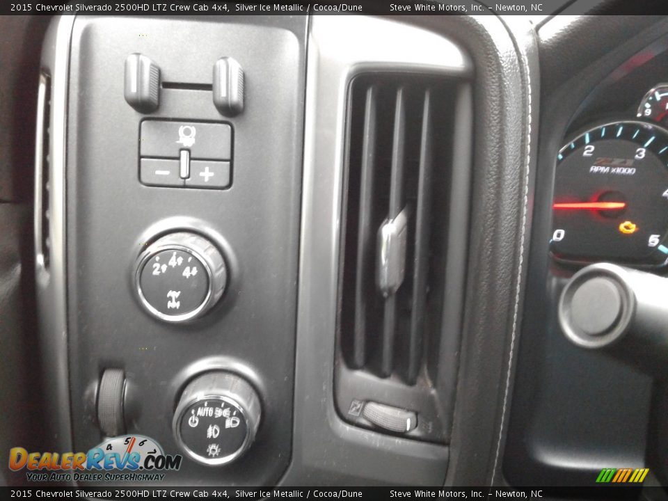 2015 Chevrolet Silverado 2500HD LTZ Crew Cab 4x4 Silver Ice Metallic / Cocoa/Dune Photo #16