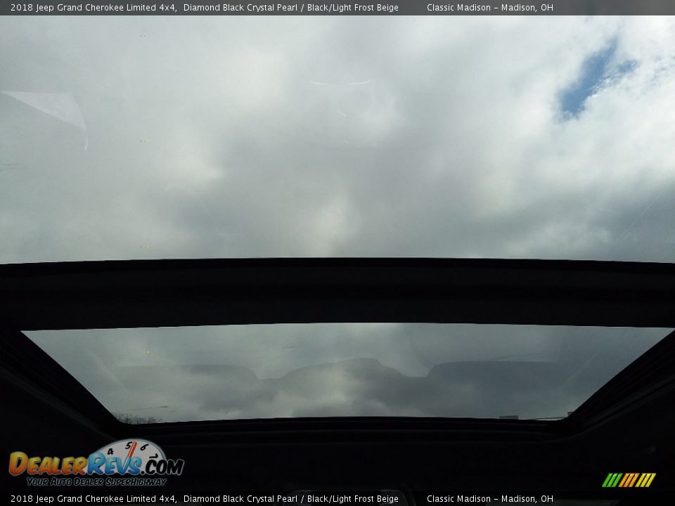 2018 Jeep Grand Cherokee Limited 4x4 Diamond Black Crystal Pearl / Black/Light Frost Beige Photo #15