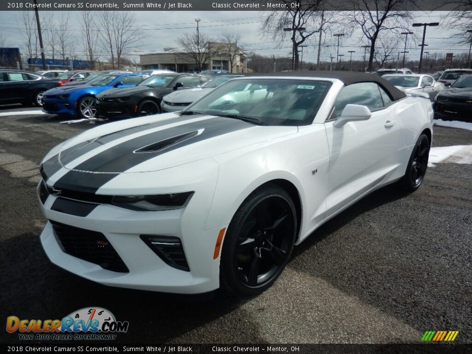 Front 3/4 View of 2018 Chevrolet Camaro SS Convertible Photo #1